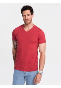Ombre Clothing - Klasyczna męska bawełniana koszulka z dekoltem w serek BASIC – czerwony melanż V17. Typ kołnierza: dekolt w serek. Kolor: czerwony. Materiał: bawełna. Wzór: melanż. Styl: klasyczny