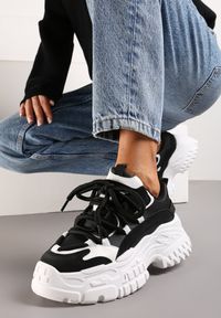 Renee - Czarne Sneakersy z Podwójnymi Sznurówkami i Tłoczoną Platformą Luppoa. Kolor: czarny. Materiał: jeans, dzianina. Obcas: na platformie #1