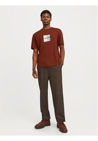 Jack & Jones - Jack&Jones T-Shirt Fredeiksberg 12262492 Brązowy Regular Fit. Kolor: brązowy. Materiał: bawełna #6