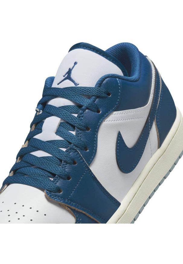 Nike Air Jordan 1 Low SE Sneakersy męskie. Kolor: biały. Model: Nike Air Jordan