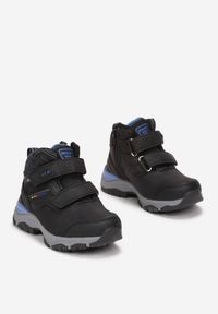 Born2be - Czarno-Niebieskie Botki Sportowe z Rzepami Yoto. Okazja: na uczelnię. Zapięcie: rzepy. Kolor: czarny. Materiał: jeans. Wzór: kolorowy. Styl: sportowy #3