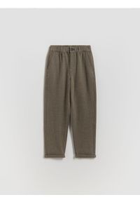 Reserved - Spodnie z wiskozą - ciemnobrązowy. Kolor: brązowy. Materiał: wiskoza #1