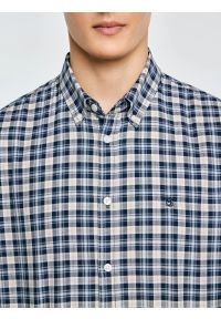 Big-Star - Koszula męska bawełniana w kratę granatowa Gibbineros 402. Typ kołnierza: kołnierzyk klasyczny. Kolor: niebieski. Materiał: bawełna. Wzór: haft, kratka, gładki. Styl: klasyczny #4