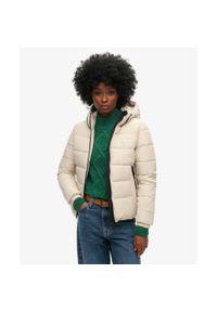 Damska kurtka z kapturem Superdry Spirit Sports. Typ kołnierza: kaptur. Kolor: szary. Długość rękawa: długi rękaw. Styl: elegancki #1