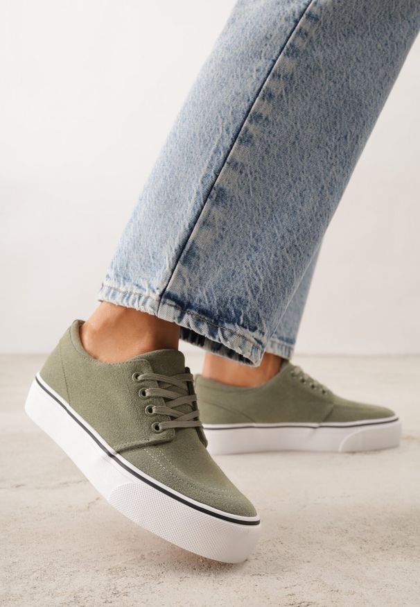 Born2be - Zielone Klasyczne Tenisówki z Ozdobnym Paskiem przy Podeszwie Ranora. Zapięcie: pasek. Kolor: zielony. Materiał: jeans, dresówka. Szerokość cholewki: normalna. Wzór: gładki. Styl: klasyczny