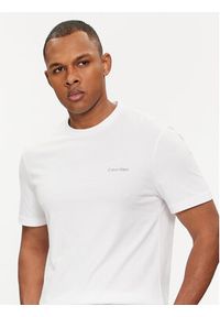 Calvin Klein T-Shirt Angled Back Logo K10K112495 Biały Regular Fit. Kolor: biały. Materiał: bawełna