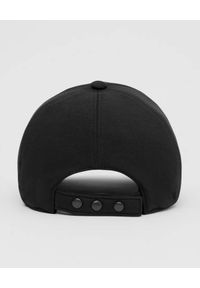 Burberry - BURBERRY - Czarna czapka z monogramem. Kolor: czarny. Materiał: bawełna. Wzór: haft #9