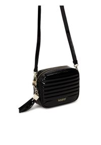 Kazar - Mała lakierowana torebka z poprzecznym pikowaniem. Kolor: czarny. Wzór: aplikacja. Dodatki: z breloczkiem, z frędzlami. Materiał: lakierowane, skórzane. Styl: elegancki, casual #5