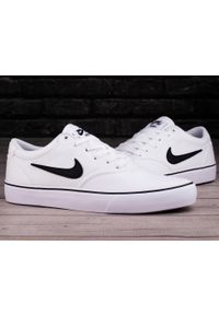 Buty sportowe trampki Nike SB CHRON 2 CNVS. Kolor: czarny, biały, wielokolorowy. Sport: turystyka piesza