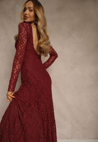 Renee - Bordowa Elegancka Sukienka z Koronki z Odkrytymi Plecami Lilafera. Okazja: na co dzień. Typ kołnierza: dekolt na plecach. Kolor: czerwony. Materiał: koronka. Długość rękawa: na ramiączkach. Wzór: koronka. Styl: elegancki #3