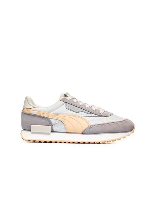 Buty do chodzenia damskie Puma Future Rider Soft. Zapięcie: sznurówki. Kolor: wielokolorowy, szary. Materiał: skóra, syntetyk, tkanina, materiał. Szerokość cholewki: normalna. Sport: turystyka piesza