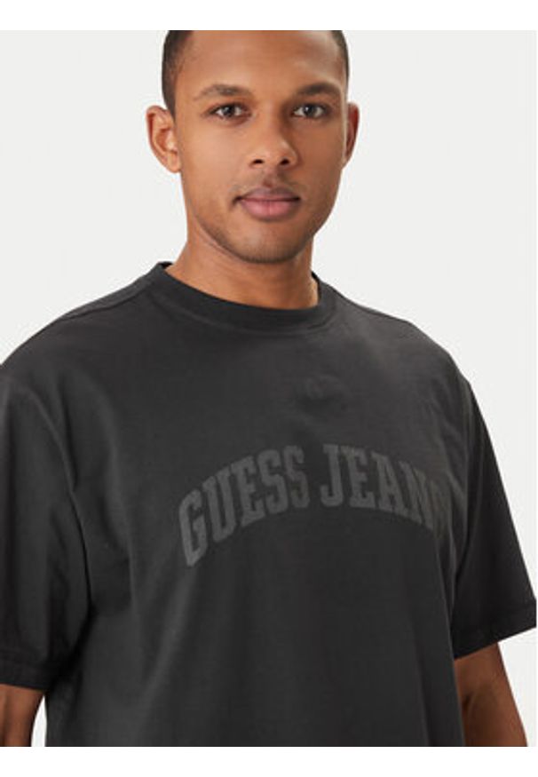 Guess Jeans T-Shirt M6GIB6 K8FQ4 Czarny Regular Fit. Kolor: czarny. Materiał: bawełna