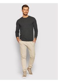 Selected Homme Sweter Berg 16074682 Szary Regular Fit. Kolor: szary. Materiał: bawełna #4