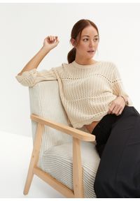 bonprix - Letni sweter w ażurowy wzór. Kolor: beżowy. Wzór: ażurowy. Sezon: lato
