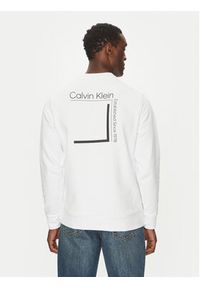 Calvin Klein Bluza Linear Box Logo K10K114259 Biały Regular Fit. Kolor: biały. Materiał: bawełna