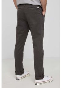 Wrangler spodnie męskie kolor szary w fasonie chinos. Kolor: szary. Materiał: tkanina