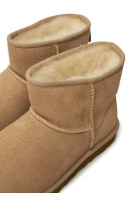 Ugg - UGG W CLASSIC MINI II Buty zimowe damskie. Zapięcie: pasek. Kolor: brązowy. Materiał: jeans, nylon, zamsz, skóra. Sezon: zima