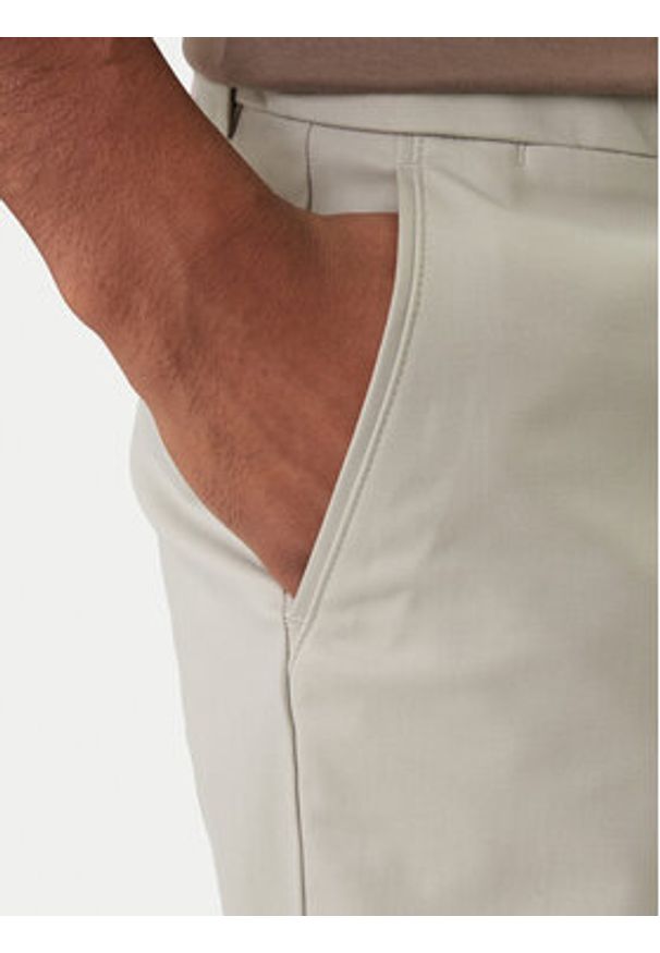 Calvin Klein Szorty materiałowe LV04LF622G Brązowy Slim Fit. Kolor: brązowy. Materiał: bawełna