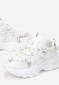 Born2be - Białe Sneakersy Melinoire. Wysokość cholewki: przed kostkę. Nosek buta: okrągły. Kolor: biały. Materiał: materiał. Szerokość cholewki: normalna. Obcas: na platformie #5