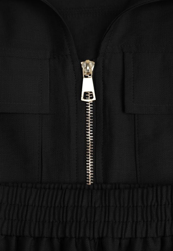 Renee - Czarny Komplet Utility z Wiskozy Spodnie i Bluzka na Suwak ze Ściągaczem Petolira. Kolor: czarny. Materiał: wiskoza