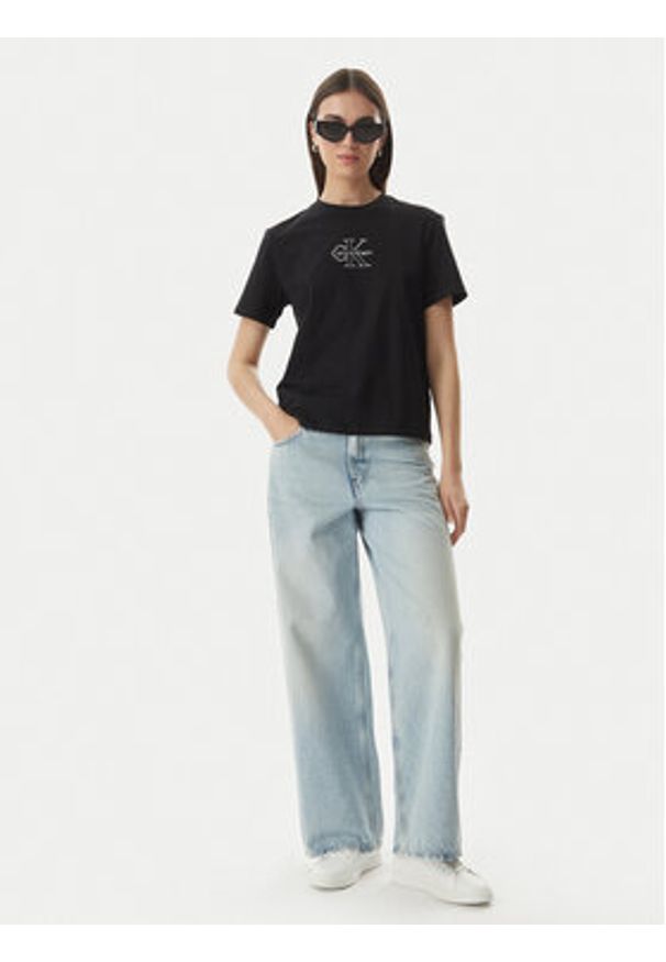 Calvin Klein Jeans T-Shirt LV047G831G Czarny Regular Fit. Kolor: czarny. Materiał: bawełna