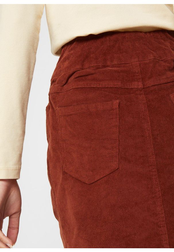 bonprix - Spódnica sztruksowa z bawełny ze stretchem, z wygodnym paskiem. Kolor: brązowy. Materiał: sztruks, bawełna