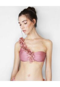 LA REVECHE - Różowy top od bikini Rasha. Kolor: wielokolorowy, fioletowy, różowy. Materiał: tkanina. Wzór: kwiaty, aplikacja