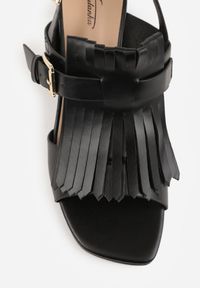 Renee - Czarne Sandały na Słupku z Frędzlami z Przodu Cahriana. Okazja: na co dzień. Kolor: czarny. Materiał: jeans. Obcas: na słupku. Styl: casual #9