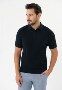 Volcano - Koszulka polo z dzianiny O-DRUMI. Okazja: na co dzień. Typ kołnierza: polo. Materiał: dzianina. Wzór: gładki, prążki, ze splotem. Sezon: lato. Styl: casual, elegancki, klasyczny #1
