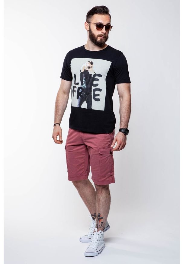 Lee - LEE T SHIRT PHOTO TEE BLACK L60QEP01 112113474. Wzór: nadruk. Styl: klasyczny