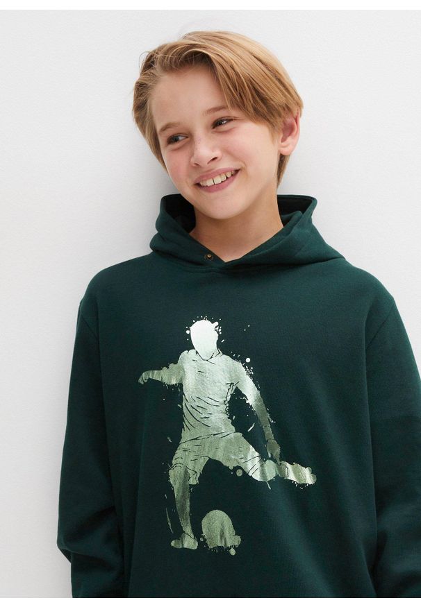 bonprix - Bluza z kapturem z miękkiej mieszanki bawełny. Typ kołnierza: kaptur. Kolor: zielony. Materiał: bawełna. Wzór: nadruk