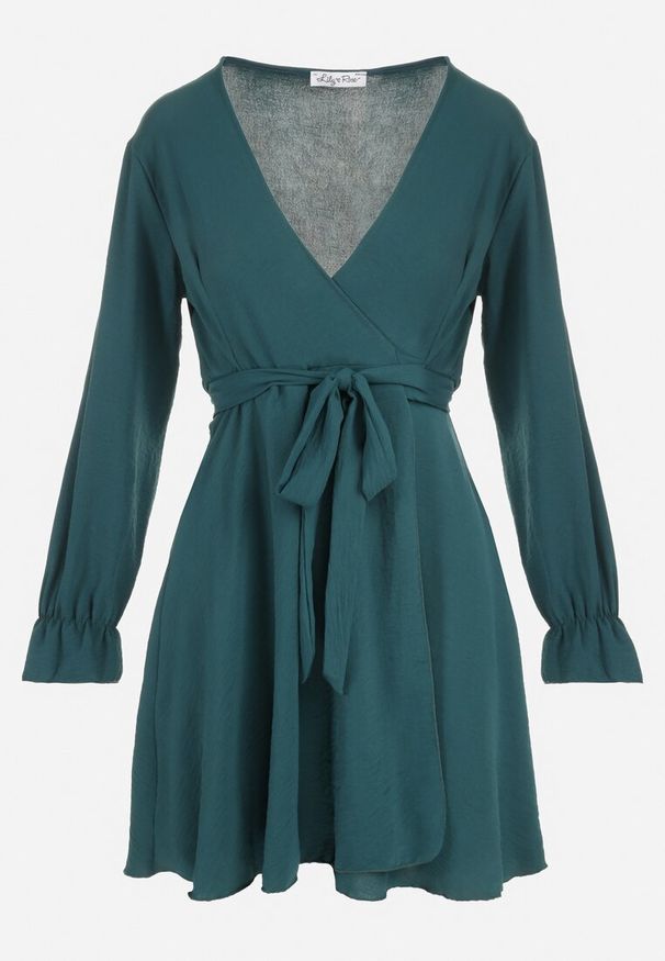 Born2be - Ciemnozielona Sukienka Dyninca. Typ kołnierza: dekolt w kształcie V. Kolor: zielony. Materiał: tkanina, materiał. Wzór: gładki. Typ sukienki: kopertowe. Styl: elegancki. Długość: mini
