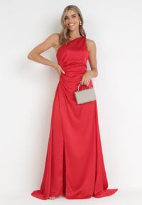 Born2be - Czerwona Asymetryczna Sukienka na Jedno Ramię z Kopertowym Dołem Emmellis. Kolor: czerwony. Typ sukienki: kopertowe, asymetryczne #2