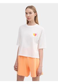 4f - T-shirt regular z bawełny organicznej damski. Kolor: biały. Materiał: bawełna. Wzór: napisy #1