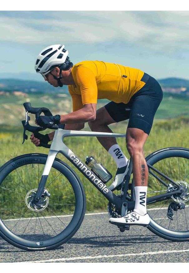 Spodenki rowerowe szosowe NORTHWAVE Extreme Pro 2 bibshort czarny. Kolor: czarny. Materiał: materiał. Długość: długie. Sport: kolarstwo