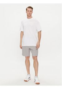 Adidas - adidas T-Shirt IR8364 Biały Loose Fit. Kolor: biały. Materiał: bawełna #5