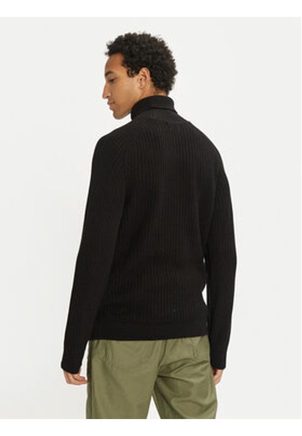 Jack & Jones Golf Cody 12262152 Czarny Regular Fit. Typ kołnierza: golf. Kolor: czarny. Materiał: bawełna, syntetyk