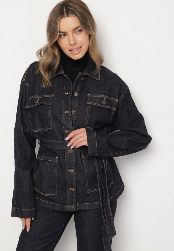 Born2be - Granatowa Koszulowa Kurtka Jeansowa z Wiązanym Paskiem w Talii Zennessa. Okazja: na spacer, na co dzień. Kolor: niebieski. Materiał: jeans. Styl: casual, klasyczny