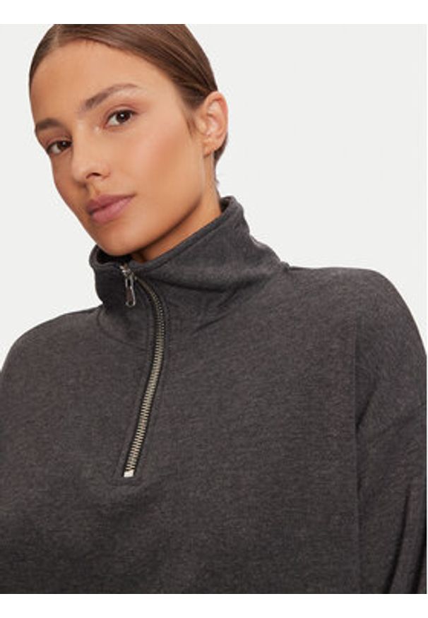 Pieces Sukienka dzianinowa 17152929 Szary Loose Fit. Kolor: szary. Materiał: syntetyk