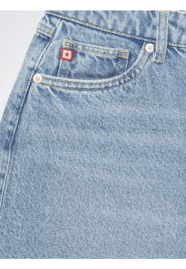Big-Star - Szorty damskie jeansowe niebieskie Authentic Girl 393. Stan: podwyższony. Kolor: niebieski. Materiał: jeans. Sezon: lato. Styl: klasyczny