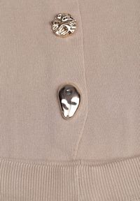 Born2be - Jasnobrązowy Komplet z Wiskozą Kamizelka z Ozdobami 3D i Szerokie Spodnie Eleti. Kolor: brązowy. Materiał: wiskoza. Wzór: aplikacja #2