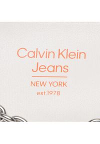 Calvin Klein Jeans Torebka Sculpted Shoulder Bag24 Spec K60K610073 Beżowy. Kolor: beżowy. Materiał: skórzane #4