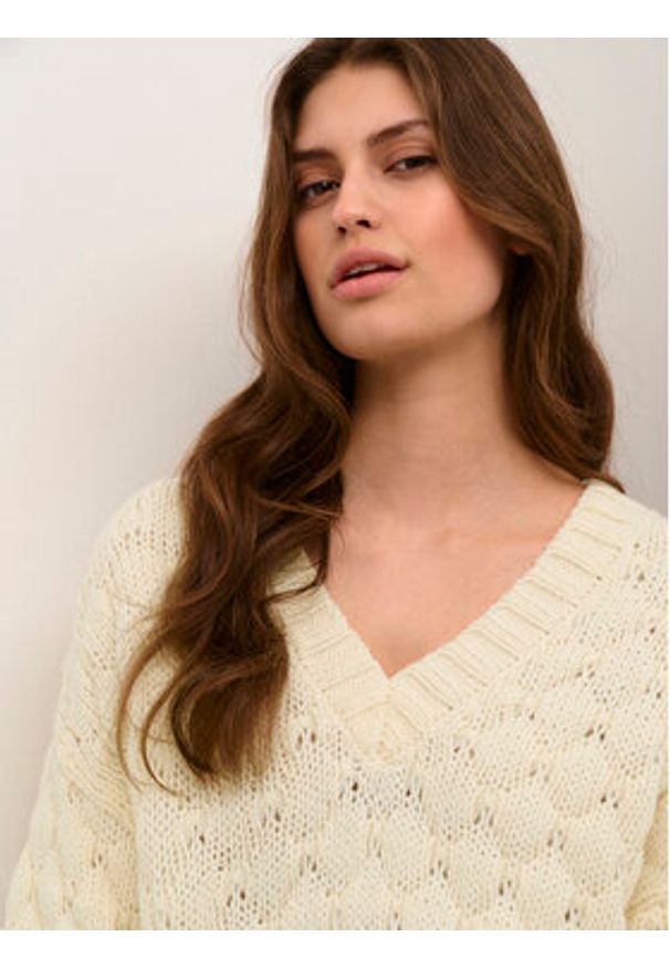 Kaffe Sweter Katinka 10507747 Écru Loose Fit. Materiał: syntetyk