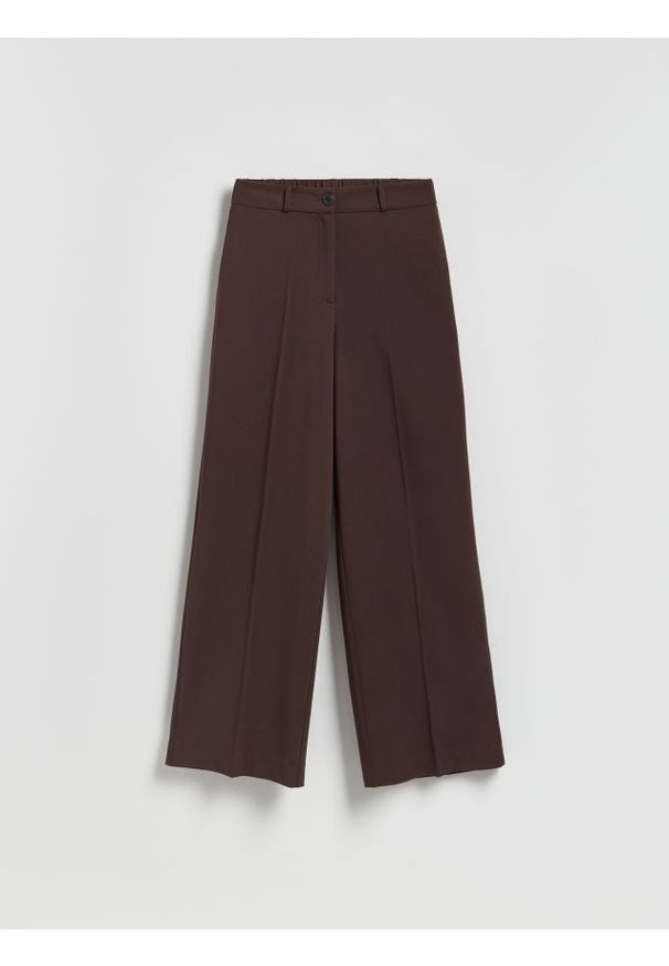 Reserved - Szerokie spodnie z kantem - brązowy. Kolor: brązowy. Materiał: tkanina, wiskoza