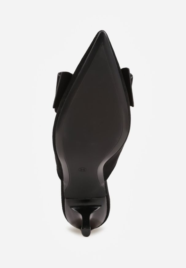 Renee - Czarne Klapki Mule na Szpilce z Kokardką Kimoseis. Nosek buta: otwarty. Kolor: czarny. Materiał: zamsz, skóra. Wzór: aplikacja. Sezon: lato. Obcas: na szpilce. Wysokość obcasa: średni