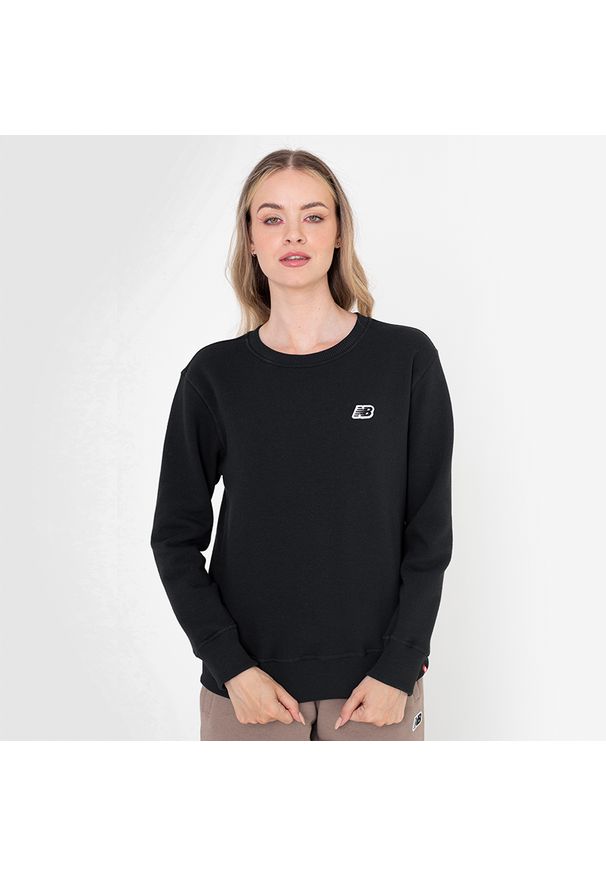 Bluza damska New Balance WT23601BK – czarna. Kolor: czarny. Materiał: dzianina, prążkowany, bawełna