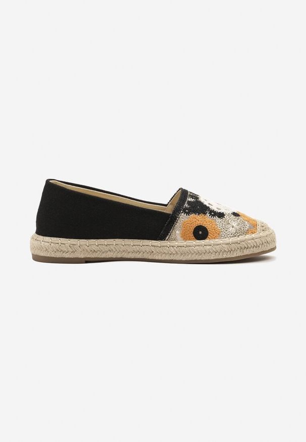 Born2be - Czarne Espadryle Ozdobione Plecionką i Haftowanymi Kwiatami Tolisae. Okazja: na co dzień. Kolor: czarny. Wzór: aplikacja, kwiaty, haft. Sezon: lato. Styl: casual
