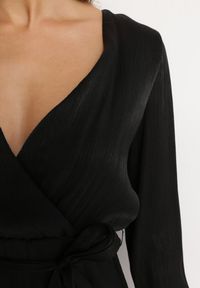 Born2be - Czarna Rozkloszowana Sukienka Mini z Gumką w Pasie Gaiame. Kolor: czarny. Materiał: materiał. Długość: mini #4