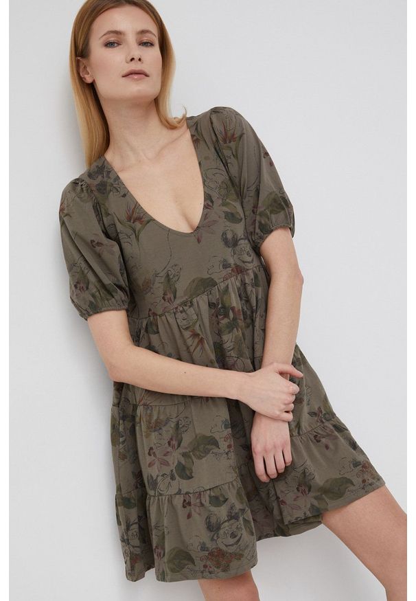 Desigual sukienka bawełniana kolor zielony mini rozkloszowana. Kolor: zielony. Materiał: bawełna. Długość rękawa: krótki rękaw. Typ sukienki: rozkloszowane. Długość: mini