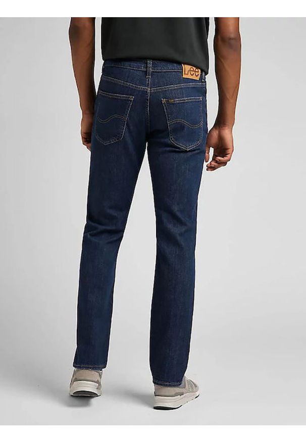 Lee - LEE BROOKLYN MĘSKIE SPODNIE JEANSOWE STRAIGHT DEEP WATER L452PXEE 112322230